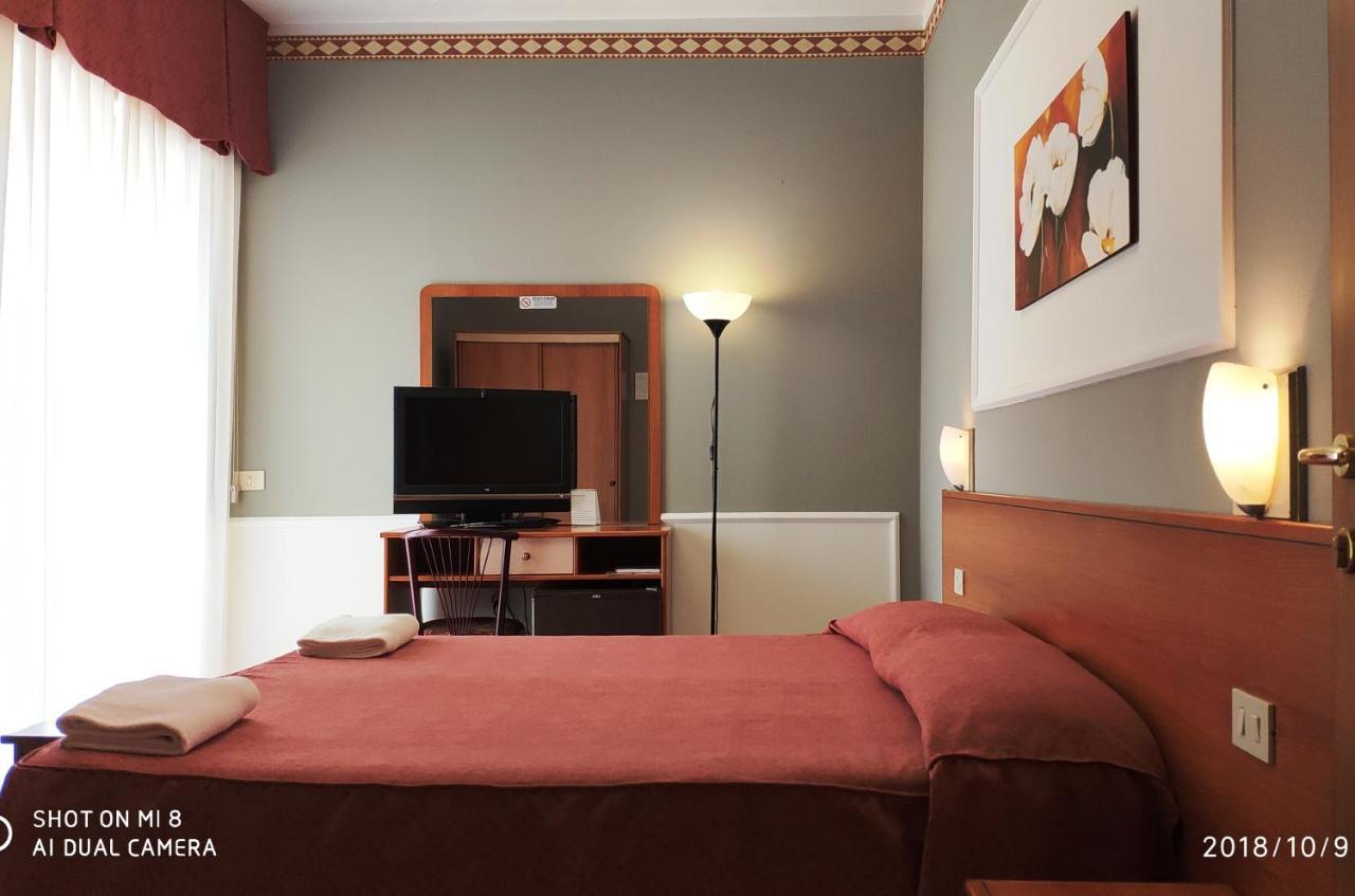 Standard Double or Twin Room with Balcony,110738955:JPEG