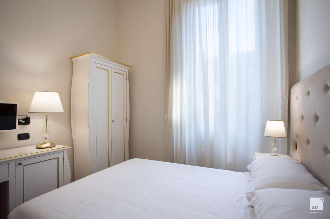 Double Room,735821227:JPEG