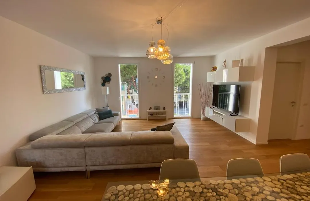 Beatrice Luxury Home-1