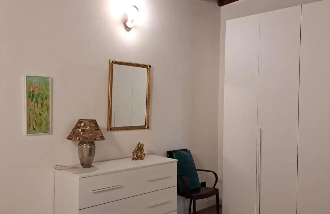 Centro storico, Centralissimo LUXURY SMERALDO SUITE Doccia Idromassaggio ,paniere gratuito con piccola colazione-1