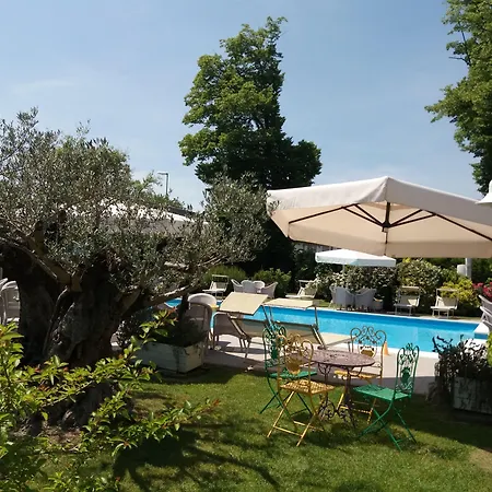 Relais Villa Roncuzzi-3