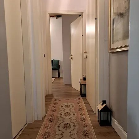 Centro storico, Centralissimo LUXURY SMERALDO SUITE Doccia Idromassaggio ,paniere gratuito con piccola colazione-2
