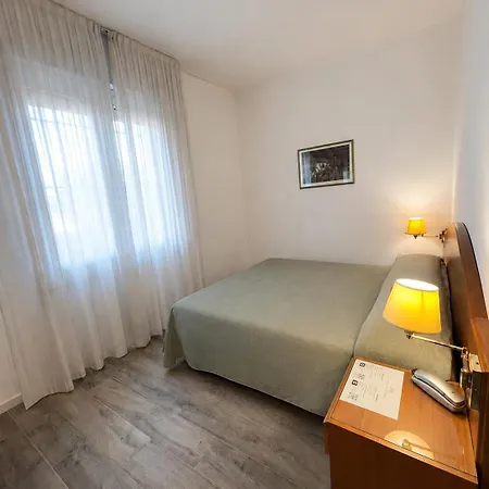 Hotel Italia-3